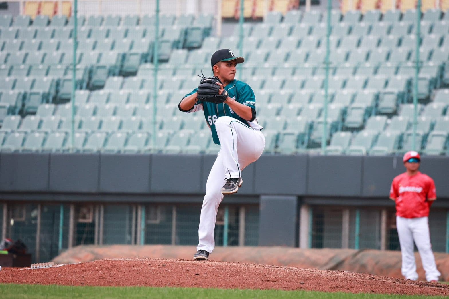 米馬力、三民國中棒球隊、台鋼雄鷹 隊史首勝投手 - 黃紹睿